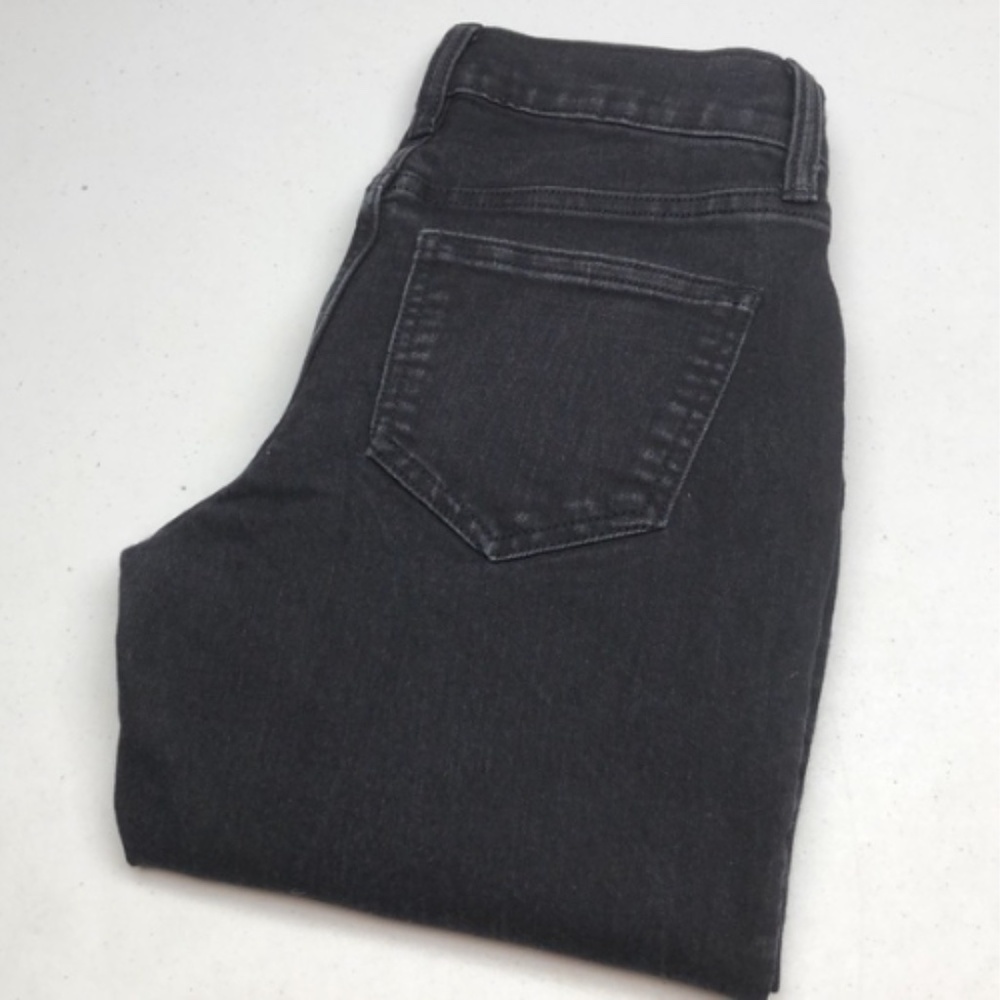 LIKE NEW OLD NAVY BLACKWASH THE FLIRT SKINNYJEANS 00/24x30 ⭐